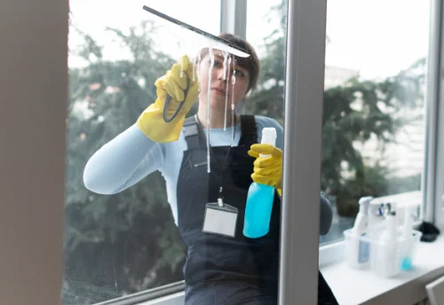 Nettoyage de vitres intérieures et extérieures à Bayeux